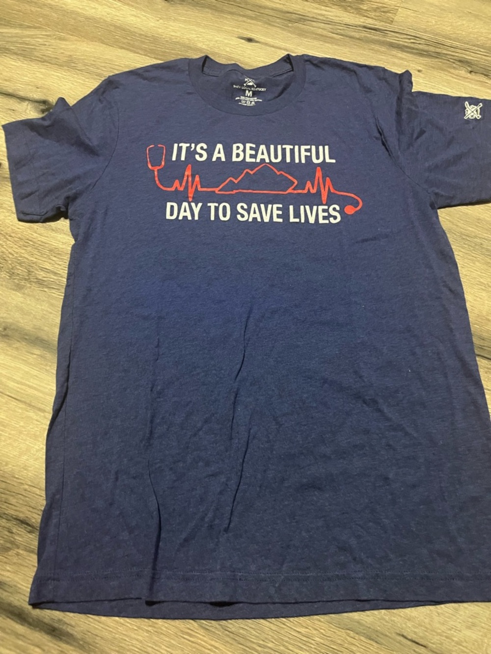 Medium Navy Nurse Graphic Tee - It's a Beautiful Day to Save Lives